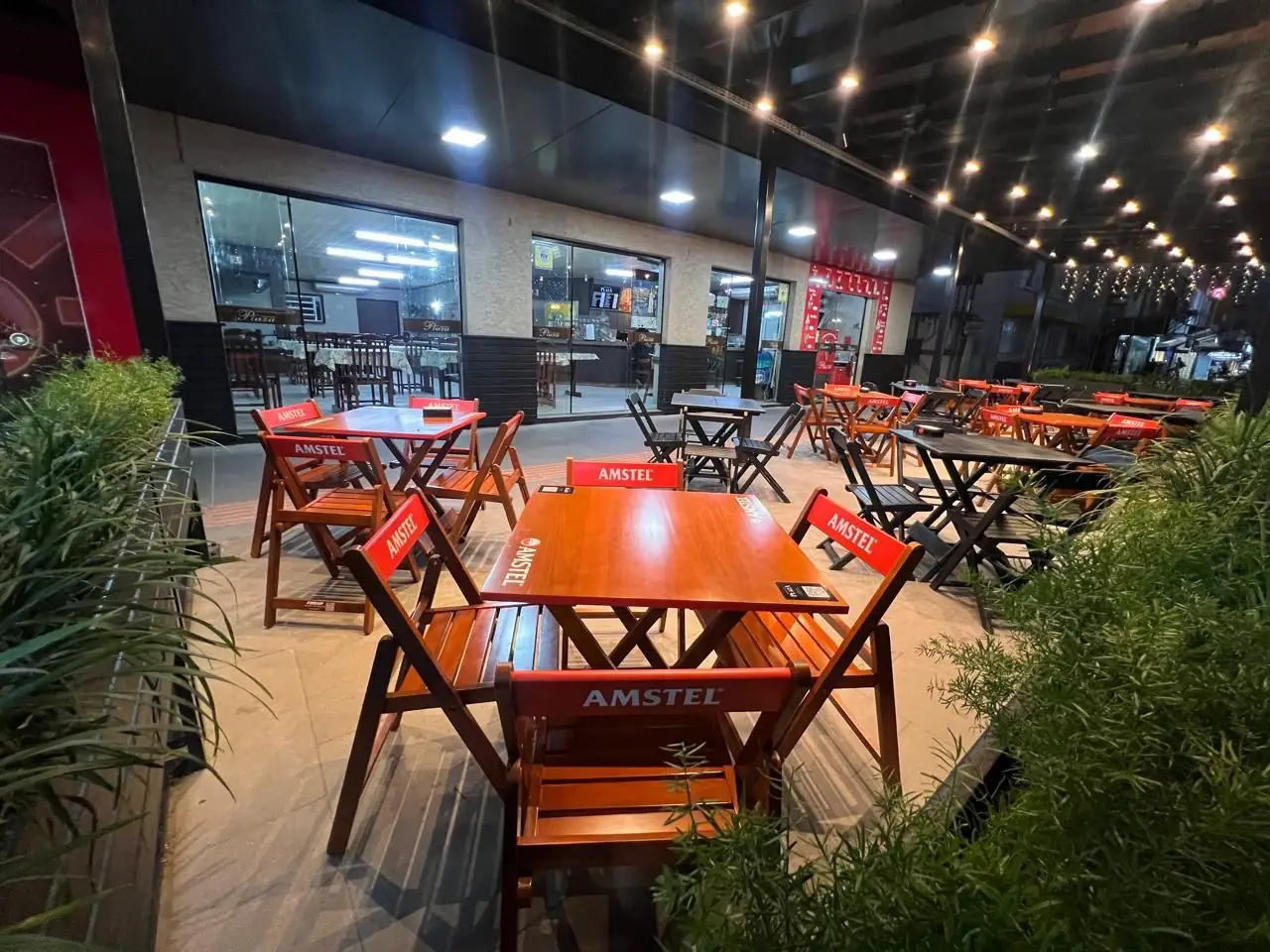 Área Externa Noturna Plaza